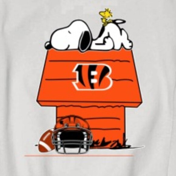 Cincinnati Bengals Snoopy Woodstock Peanuts NFL Football Christmas Sweatshirt - Picture 2 of 5